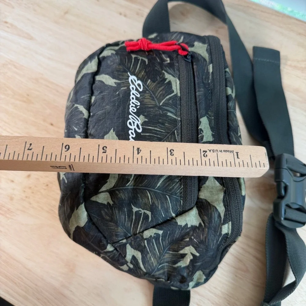 Eddie Bauer Stowaway Tropical Leaf Camo Zipper Packable Waist Pack Fanny